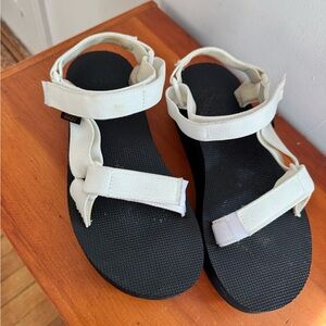 Teva Flatform Universal Sandal